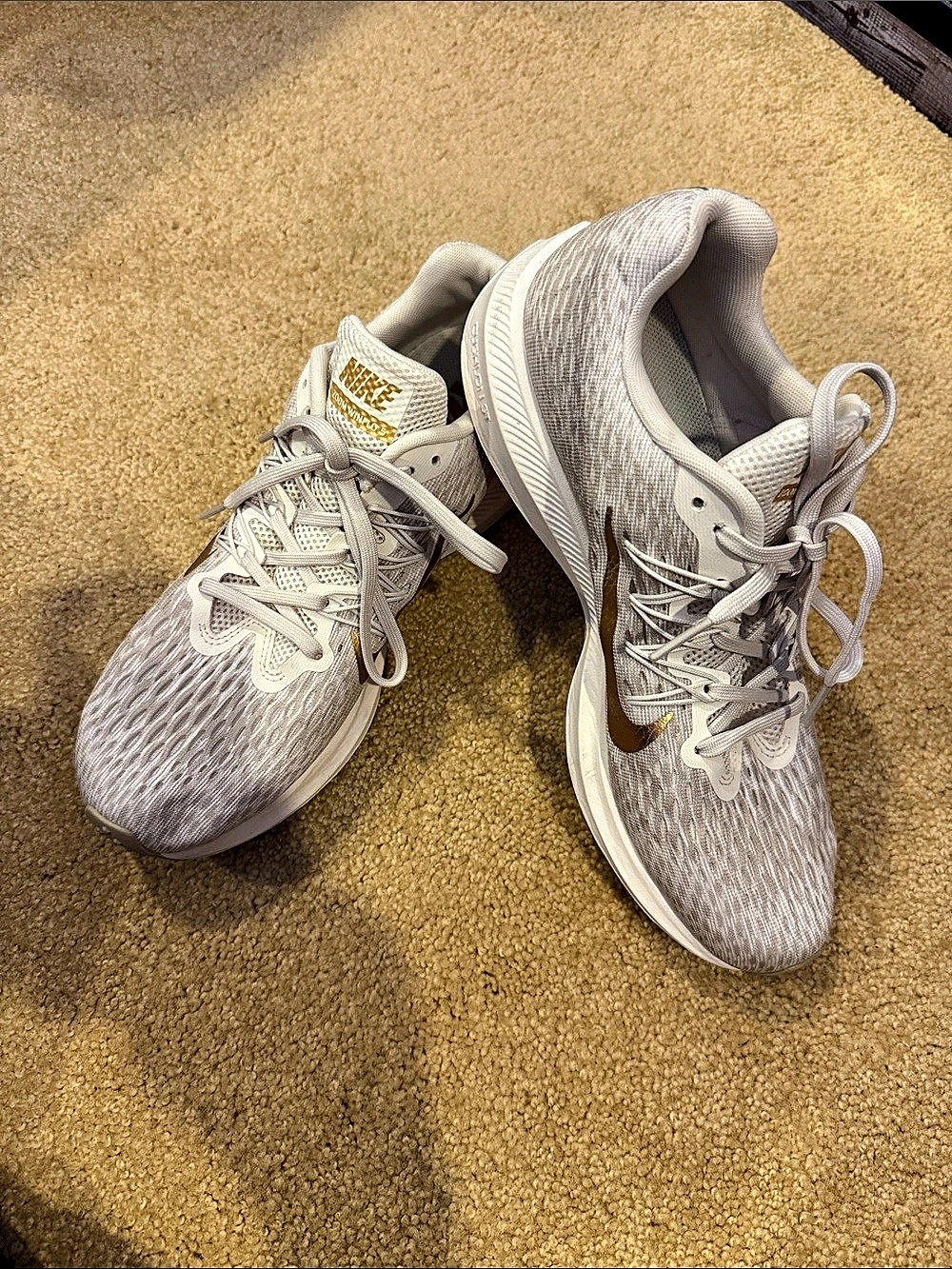 Nike Zoom Winflo 5 Women's Athletic Shoes 9.5